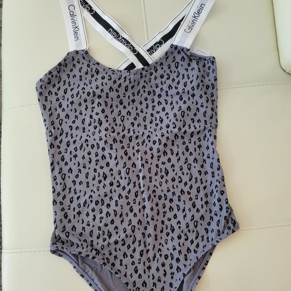 CALVIN KLEIN NEW BODYSUIT SIZE M - Picture 4 of 7